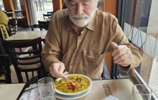 Gonzalo García-Pelayo comiendo