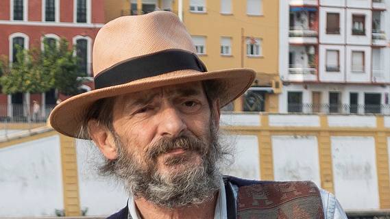 RTVE - Radio Televisión Española R3 Que parezca un accidente entrevista a Javier García-Pelayo desde Argentina.